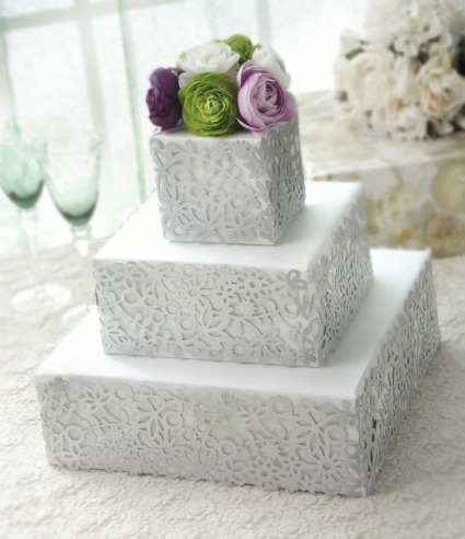 The article includes links to two more faux cake centerpieces that are 